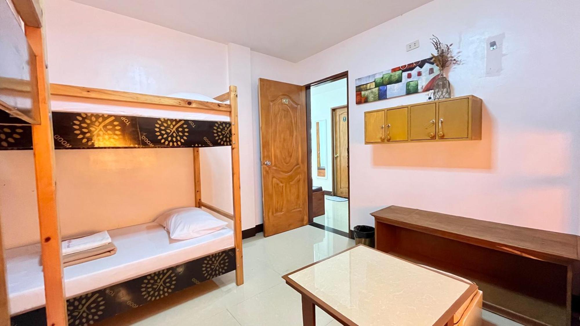 Mkb Pension Coron Exterior photo