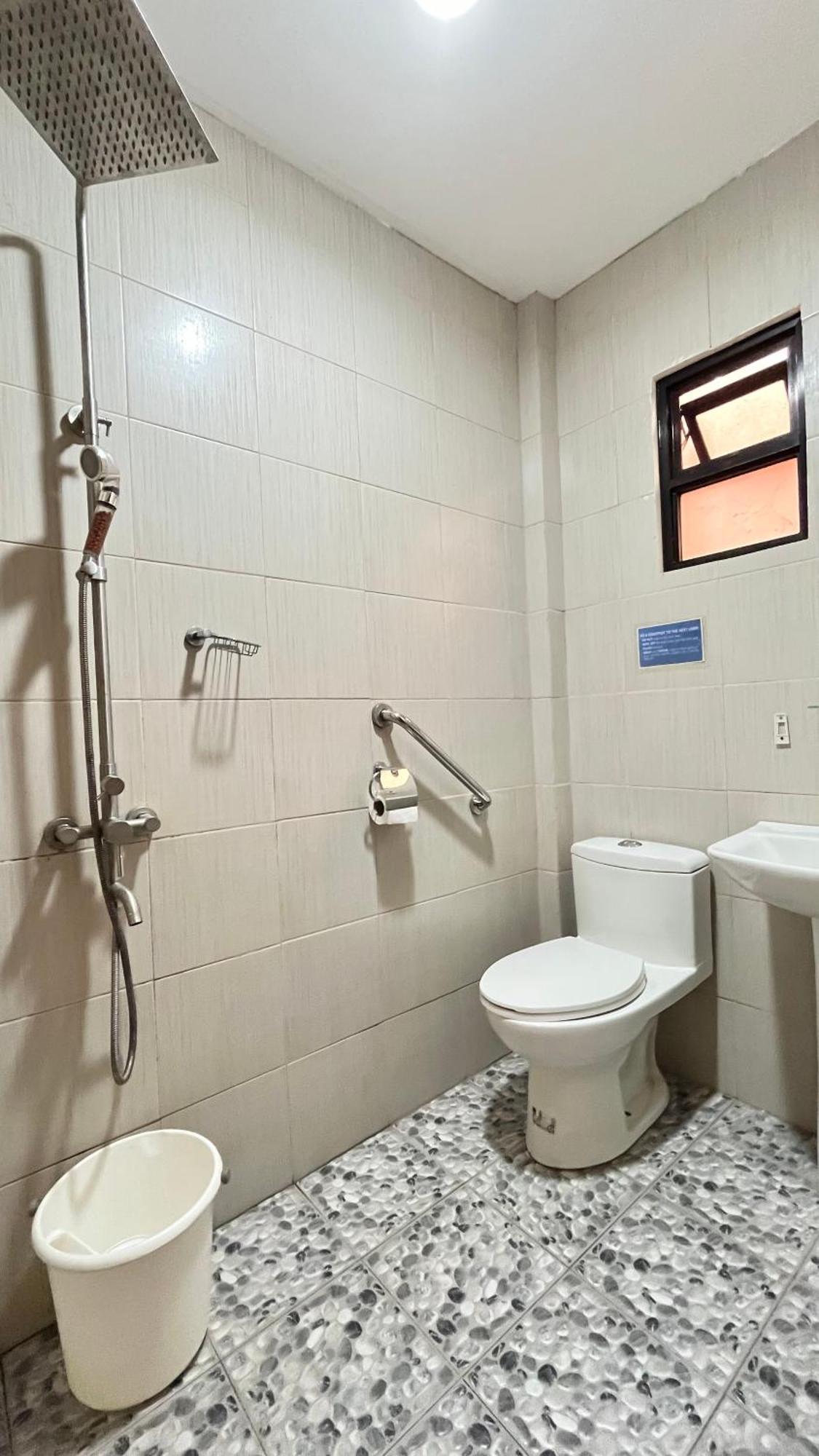 Mkb Pension Coron Exterior photo
