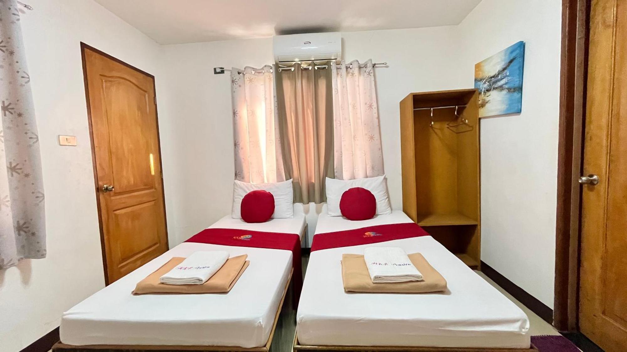 Mkb Pension Coron Exterior photo