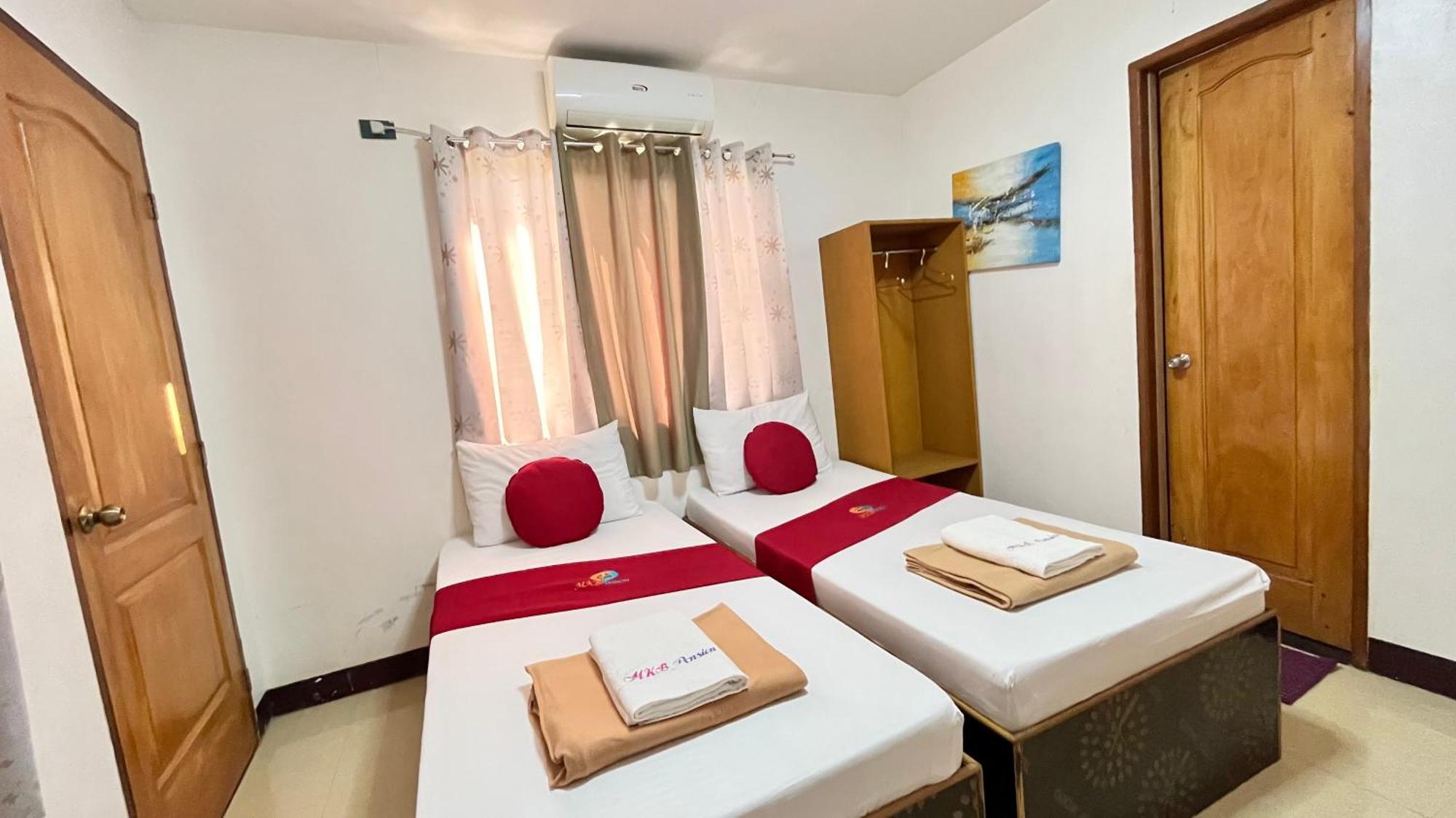 Mkb Pension Coron Exterior photo