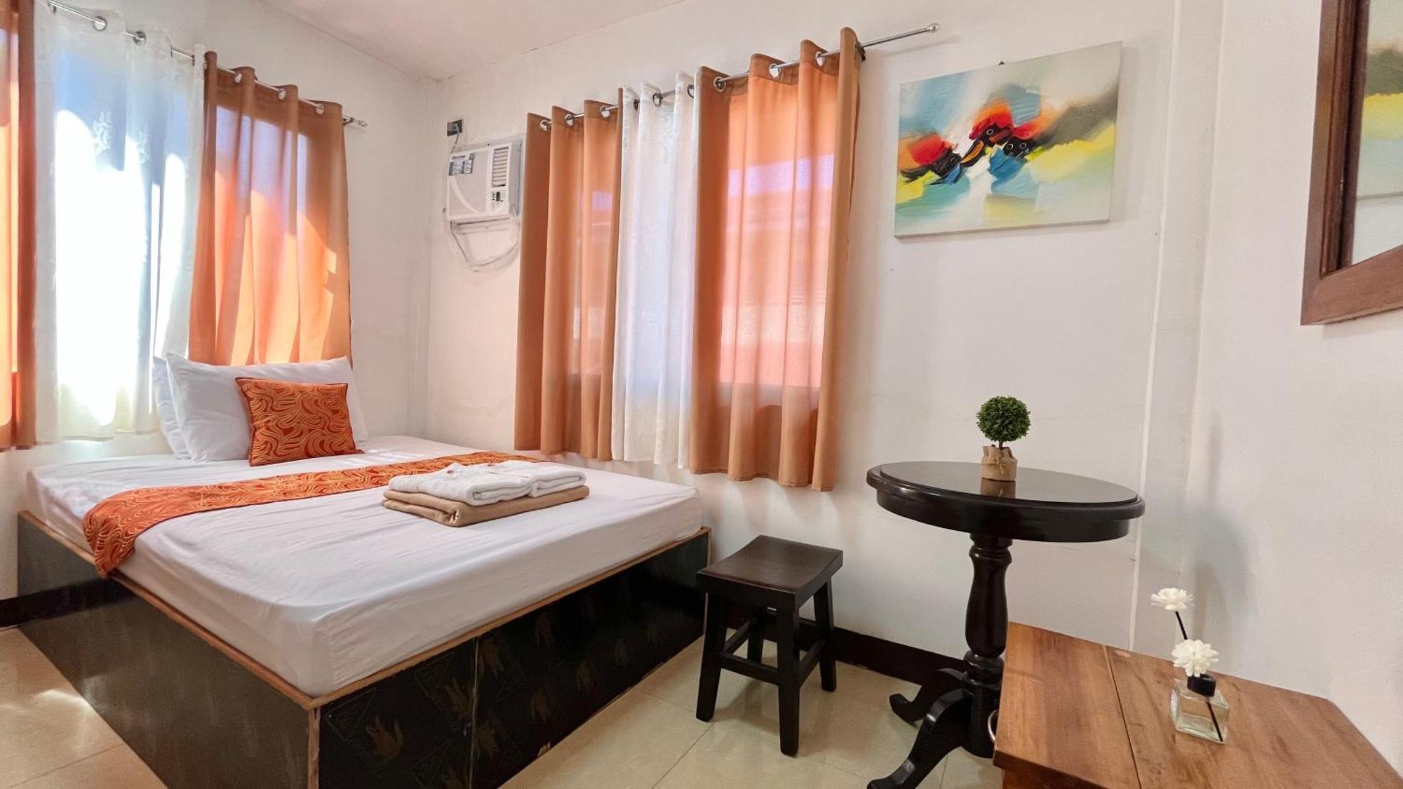Mkb Pension Coron Exterior photo