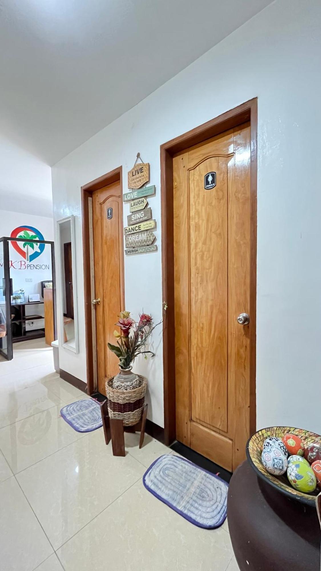 Mkb Pension Coron Exterior photo