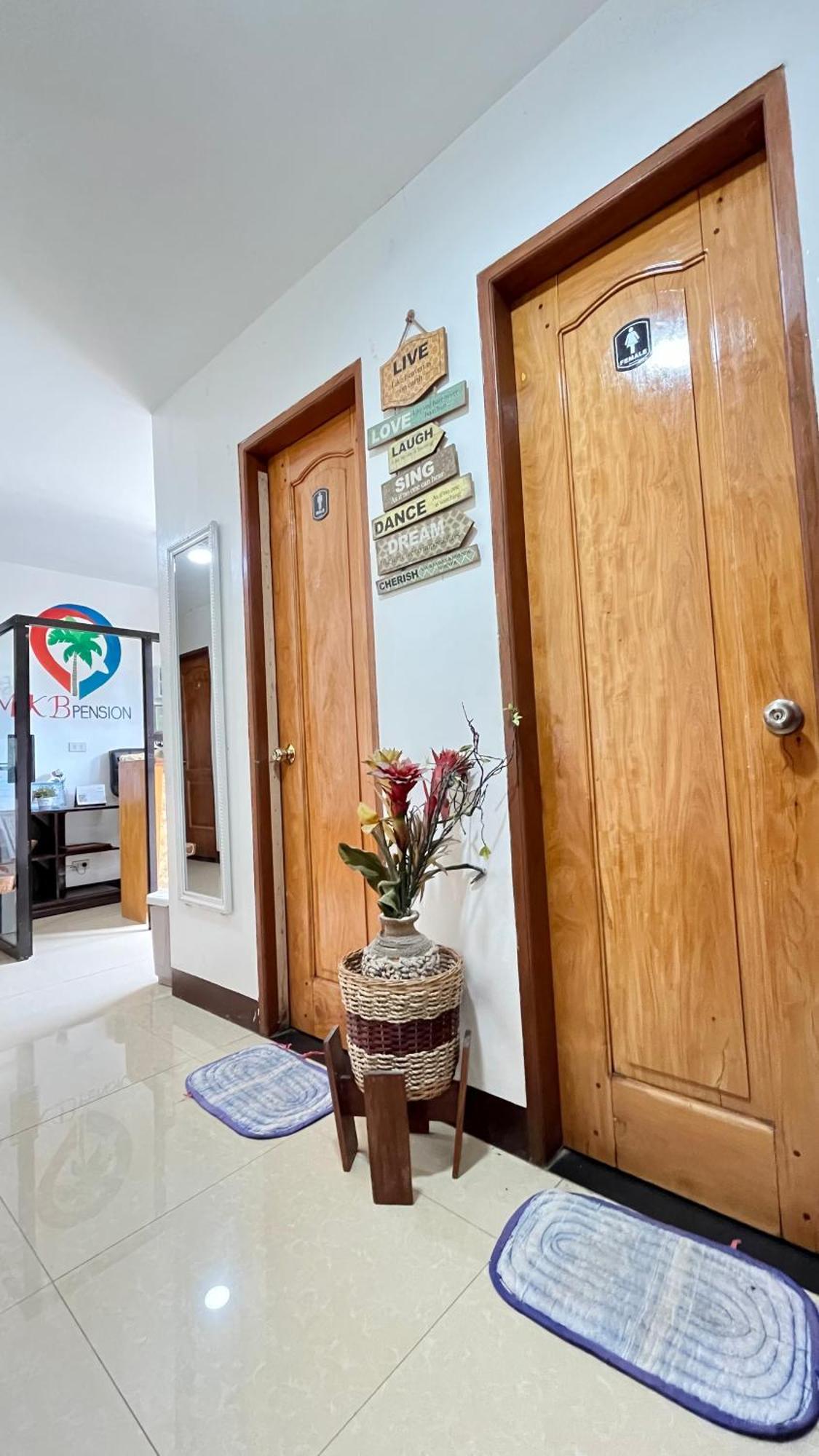 Mkb Pension Coron Exterior photo