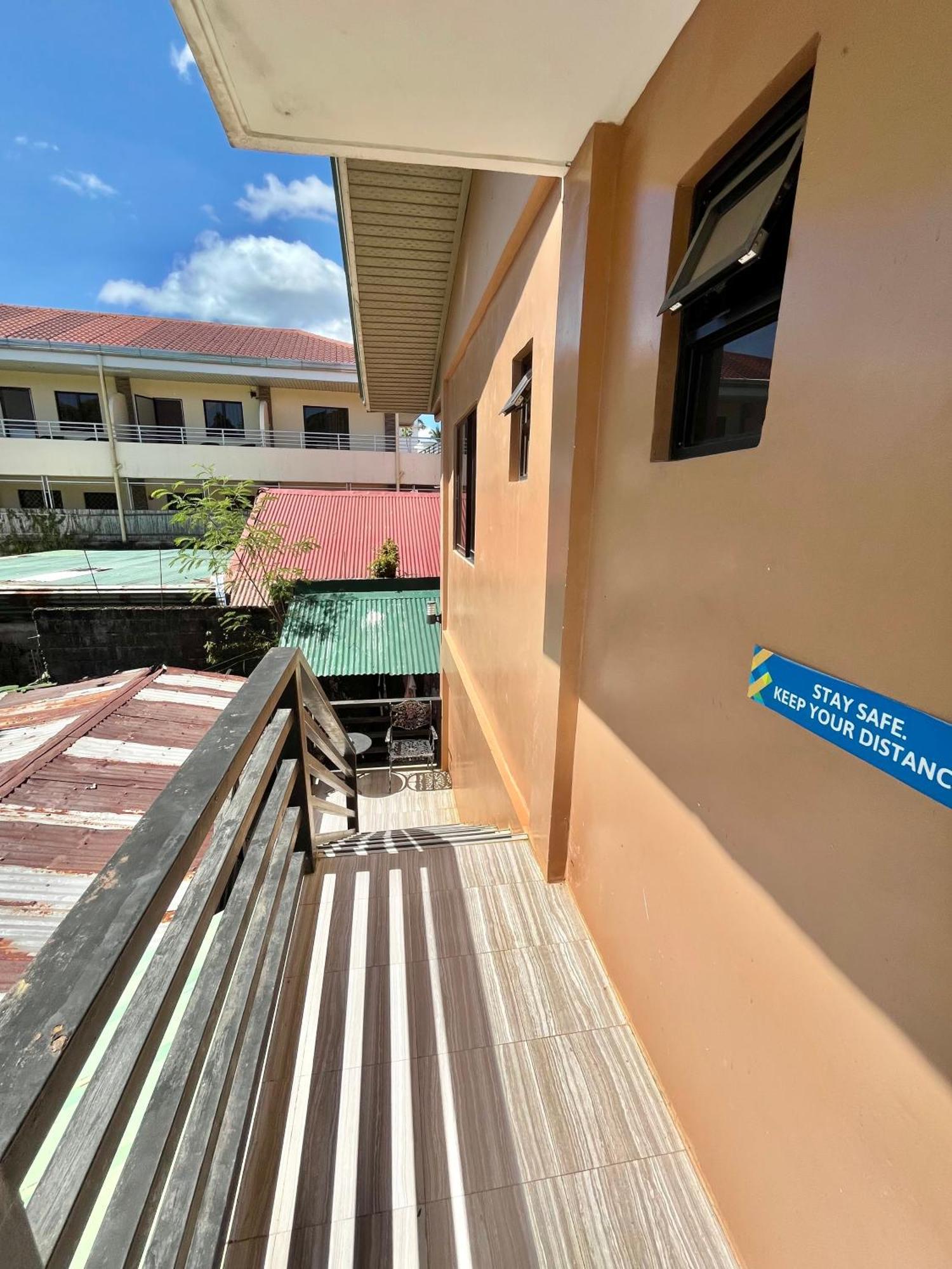 Mkb Pension Coron Exterior photo