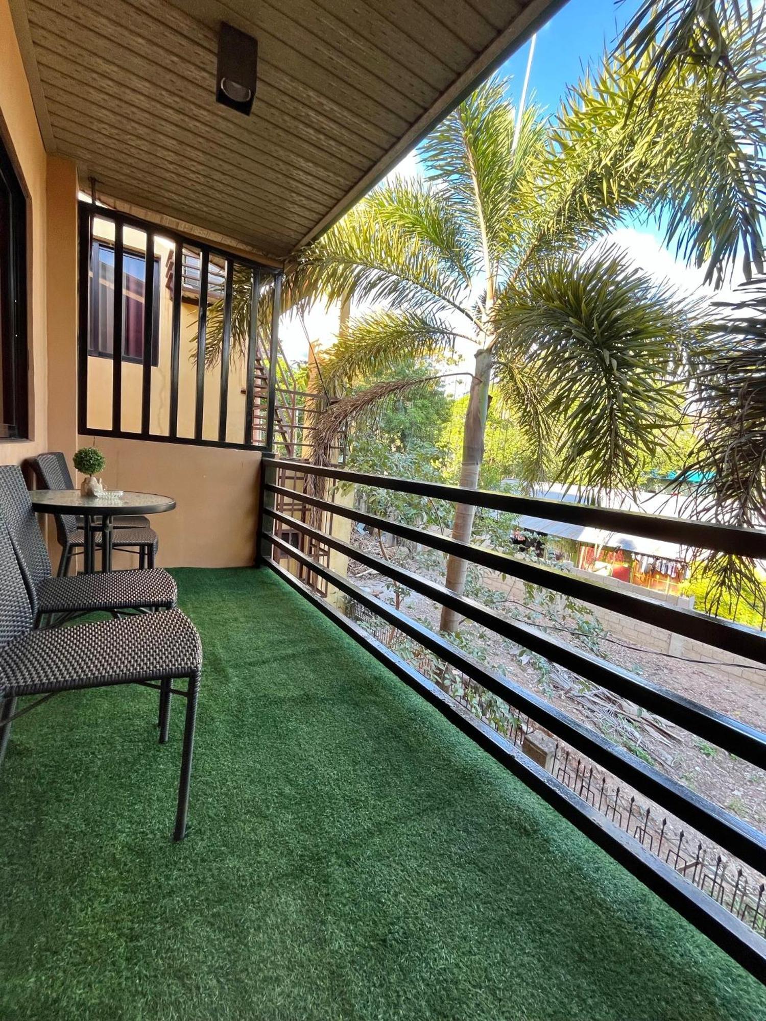Mkb Pension Coron Exterior photo